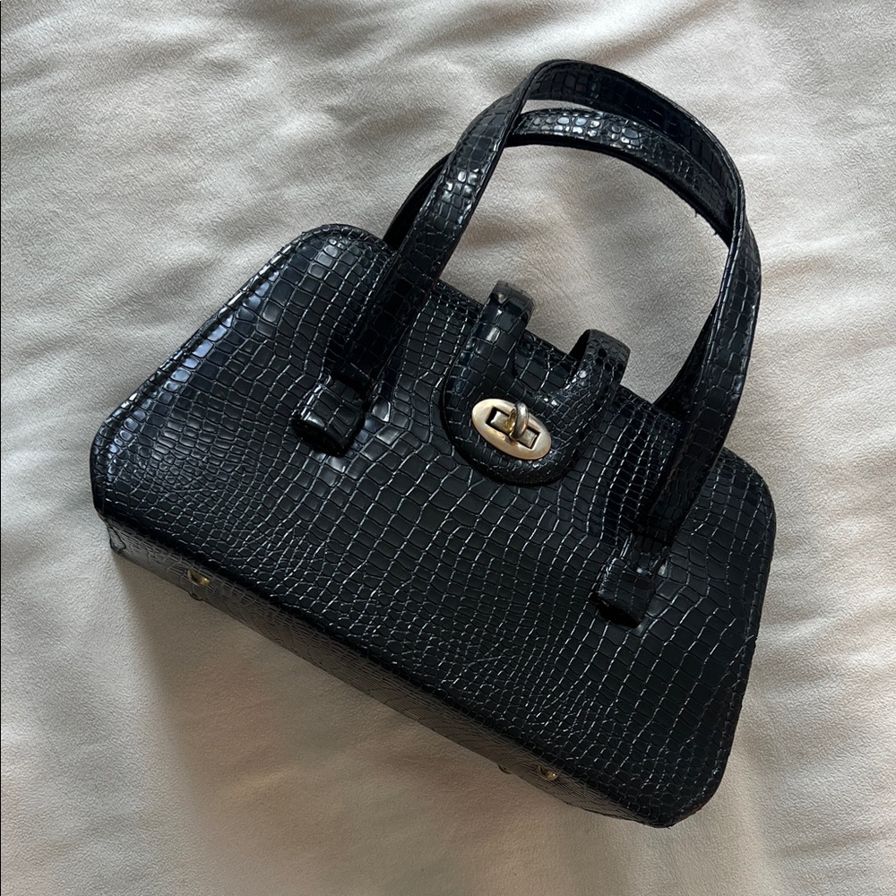Amazing 1950s/1960s Elegant Black Crocodile-Embossed Handbag